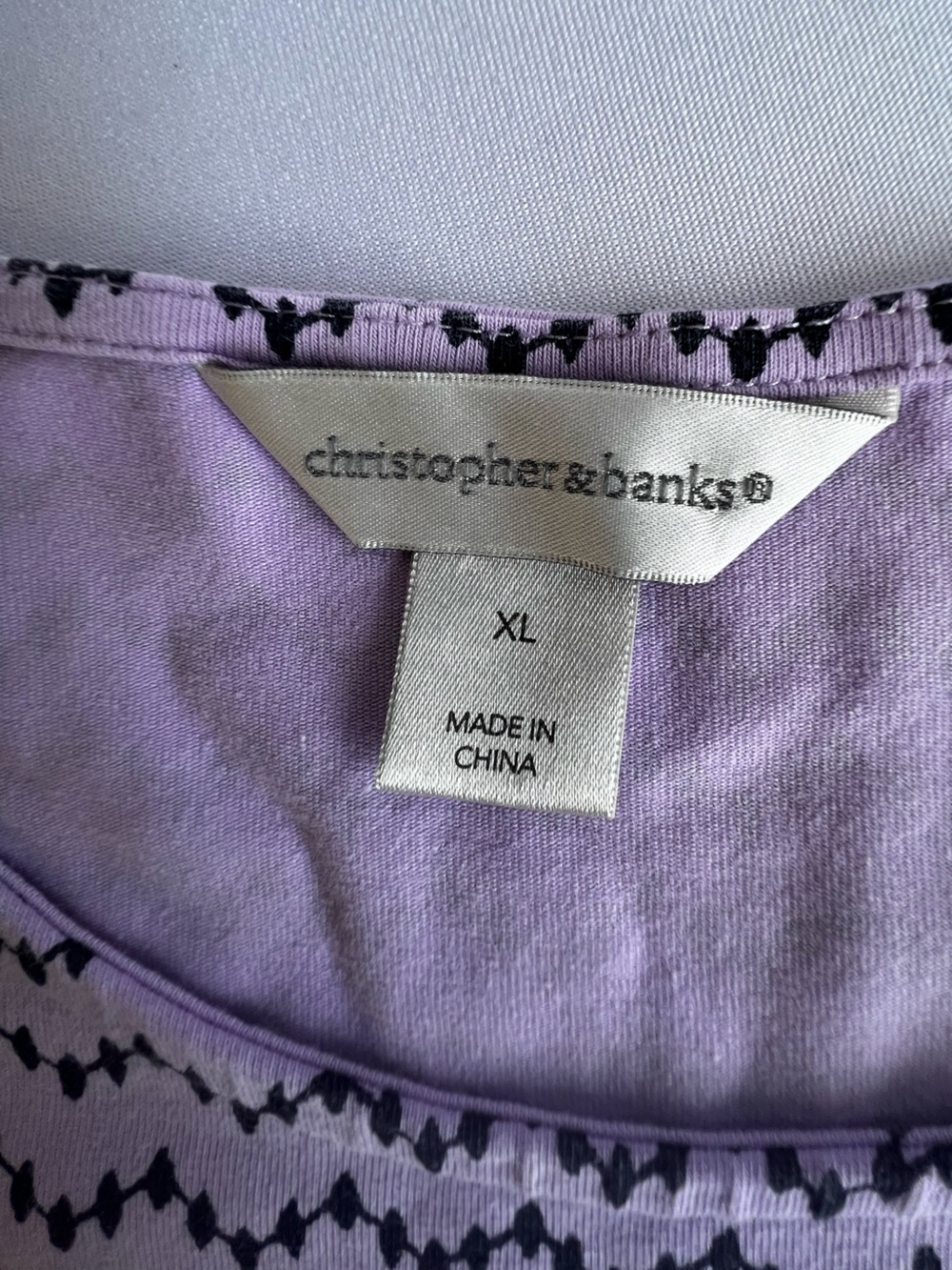 CHRISTOPHER & BANKS SHORT SLEEVE T SHIRT w/ROUND NECK LILAC/ BLACK DESIGN
XL - Picture 6 of 8